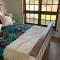 Captains Cottage - Pet Friendly Breakfast Included