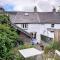 Cosy Welsh Town Cottage - بريكون
