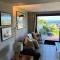 Splash Cottage beach house with Sea lapping Garden
