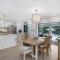Spacious Pool Home Near Beach with backyard oasis - 那不勒斯