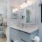 Spacious Pool Home Near Beach with backyard oasis - 那不勒斯