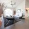 The Pop Hauz - Large Pool House - Нейплс