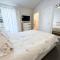 The Pop Hauz - Large Pool House - Нейплс