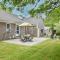 Newly Updated Home Stone Patio & Fire Pit - دينيس