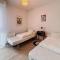 Appartement central avec balcon, parking privé - FR-1-361-66