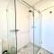 Manly Beach Retreat with free onsite parking