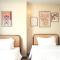 1 Queen Bed & 2 double beds at One Uptown Residences with XBOX and Netflix - 马尼拉