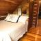 RUSTIC ARMADILLO CABIN with VIEW BY HIDDEN FALL PARK, Fenced yard for Dogs - Smithwick
