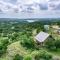 RUSTIC ARMADILLO CABIN with VIEW BY HIDDEN FALL PARK, Fenced yard for Dogs - Smithwick