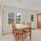 Prime Location 2 BR Oasis with Washer and Dryer - Spring Grove