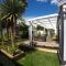 Aloha Beach House - one block from Papamoa beach - 帕帕莫阿