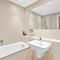 B6 Masts - With sea views, parking and terrace - Torquay