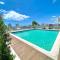 Upscale City Center Apt, Pool - Los Prados