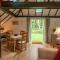 All Saints Cottage - secluded cottage with garden, 15 min walk to pub - Woodborough