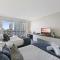 Ocean View 2-Bed Studio In the Heart of Surfers
