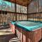 Harleys River Retreat - Pet-friendly hot tub