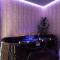 The Pinnacle 3 - 2bed W Indoor Jacuzzi! By Homely - مليحة