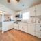 Charming Cottage with Yard Less Than 1 Mi to Lake Erie! - Geneva
