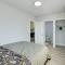 End Unit with Clear Lake Access in NorCal! - Clearlake