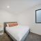 West Harbour Modern 4-Bedroom Retreat - 奥克兰