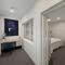 Luxurious Art Deco Abode Opposite Albert Park Lake