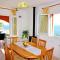 Apartments Sea Line - One Bedroom Apartment with Terrace and Sea View - 普利格拉迪卡