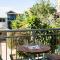 Inner city apartment - Moments to the city centre