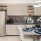 High-Floor 2 BR Premium Apt and Burj Khalifa Views by Vibel - Дубай