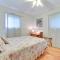 Walk to Lake Michigan Pet-Friendly Charlevoix Gem - Charlevoix
