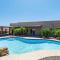 Spacious 3 BR with Pool Minutes Away from Lake - Lake Havasu City