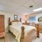 Country Escape Log Cabin Near Kentucky Lake!