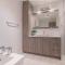 Modern 3BR Escape with 2 FREE Parking Spots - Longueuil