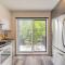 Modern 3BR Escape with 2 FREE Parking Spots - Longueuil
