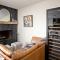 Prime Location Private Pool Hot Tub BBQ Area Office!