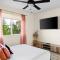 Prime Location Private Pool Hot Tub BBQ Area Office!