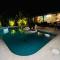 Mermaids Cove Heated Pool Jacuzzi Firepit Beach Access - Лантана