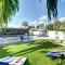 Mermaids Cove Heated Pool Jacuzzi Firepit Beach Access - Lantana