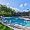 Mermaids Cove Heated Pool Jacuzzi Firepit Beach Access - Lantana