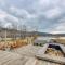 Deck and Views Spacious Lake House Escape - Hodgen