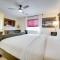 Furnished Deck and Grill Reno Getaway!