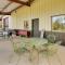 Charming Starkville Vacation Rental about 5 Mi to MSU!