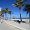 Coastal Haven 5 Min to Beach, Patio, BBQ - Dania Beach