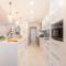 The Moorings 22, 4 Cromarty Rd - stunning townhouse with water views