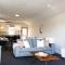 Alpine Serenity A with Stunning Lake and Mountain Views - كوينزتاون