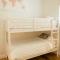 Vida Hamilton - 3 bed, 2 bath kids playground!