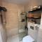The Chic Retreat, Stylish Studio Close to Yas & Airport - 阿布扎比