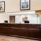 Comfort Inn & Suites Heath - Newark South