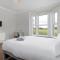 7 Bedroom House - Sleeps 14 - Close to City Centre - Free Parking, Smart TVs in every Bedroom, Fast WiFi and Self Check-In by Yoko Property - 利物浦