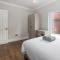 7 Bedroom House - Sleeps 14 - Close to City Centre - Free Parking, Smart TVs in every Bedroom, Fast WiFi and Self Check-In by Yoko Property - 利物浦