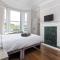 7 Bedroom House - Sleeps 14 - Close to City Centre - Free Parking, Smart TVs in every Bedroom, Fast WiFi and Self Check-In by Yoko Property - 利物浦